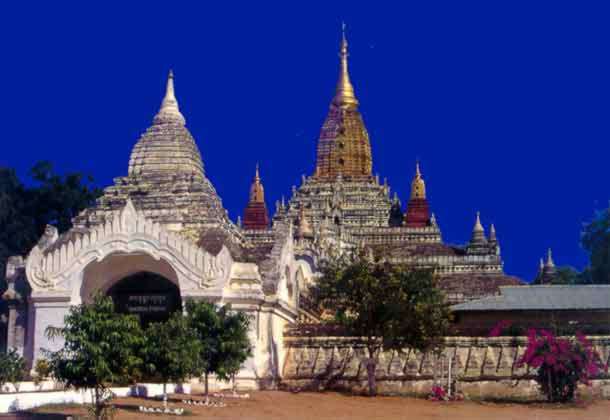 Ananda Temple 2  Bagan_jpg.jpg