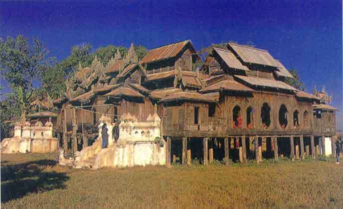 Shan monastery Taunggyi_jpg.jpg